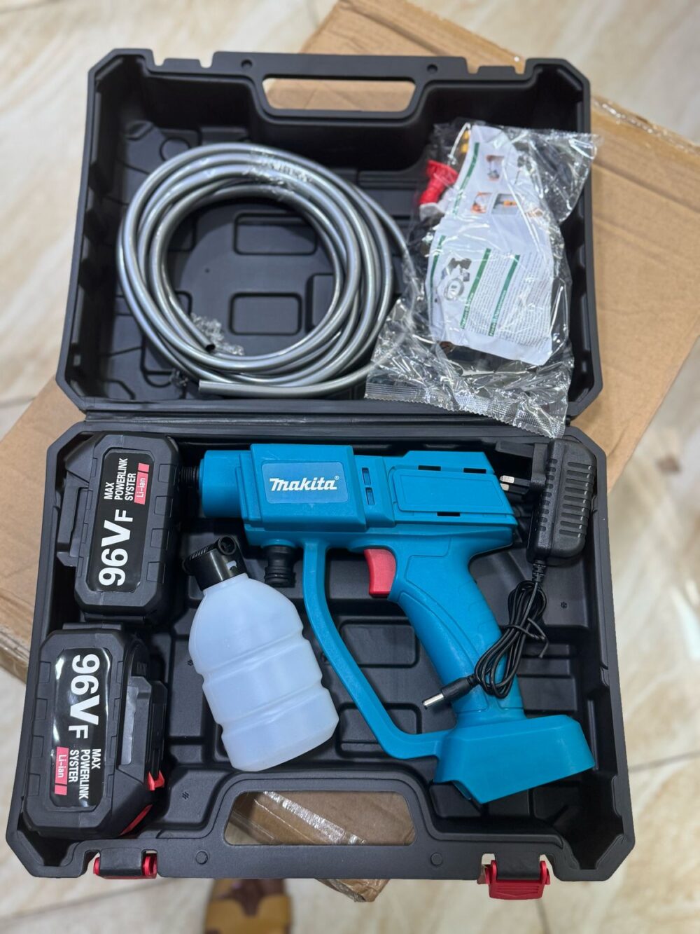 MAKITA CAR WASHER GUN 96V