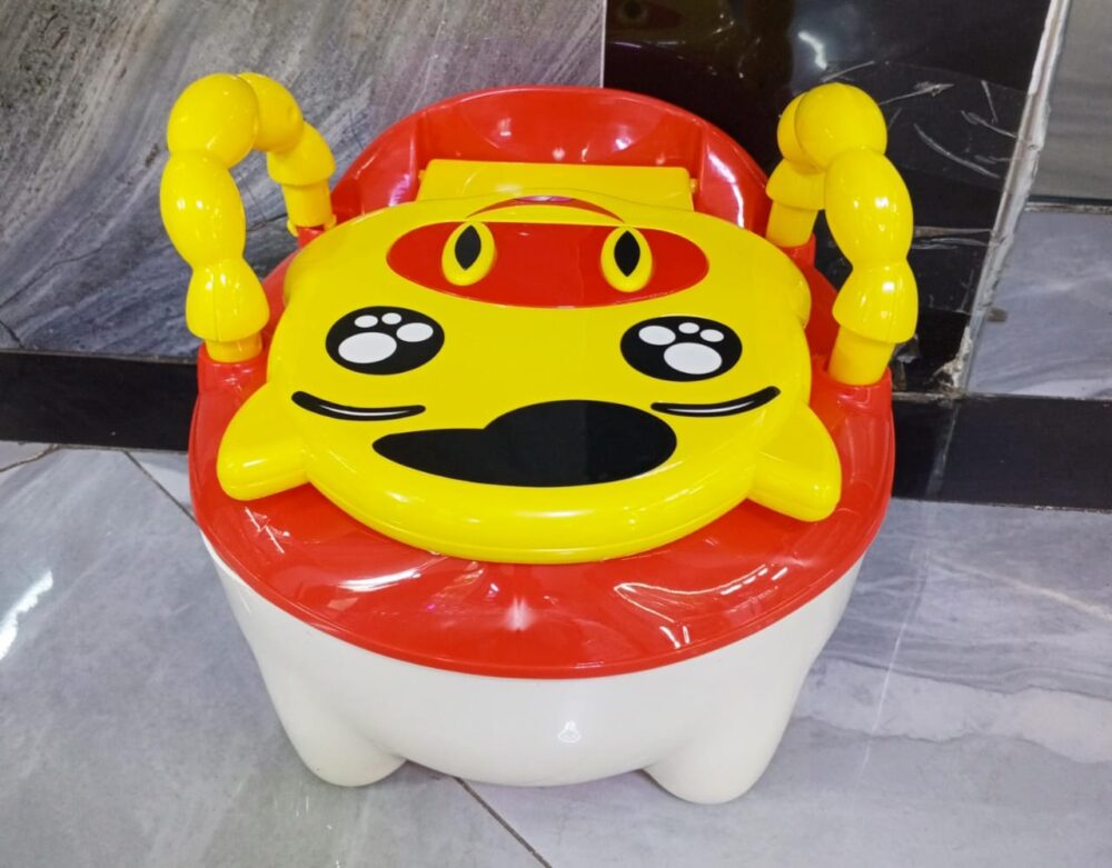 Potty with handle