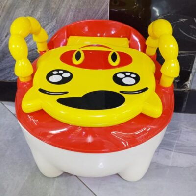 Potty with handle